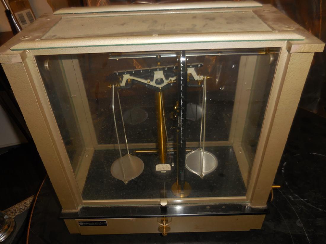 WM Ainsworth & Sons Scale (1 of 5)