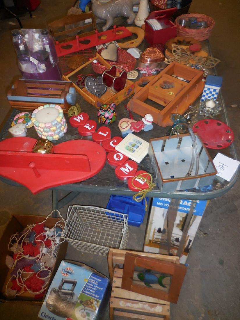 Table Contents Heart DÃ©cor (1 of 6)