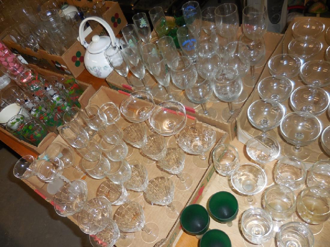 Table Contents Glassware (1 of 5)