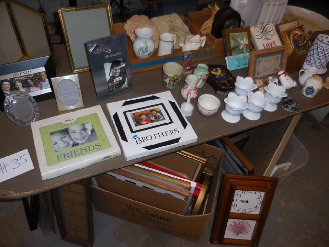 Table contents Figurines, Frames (1 of 6)