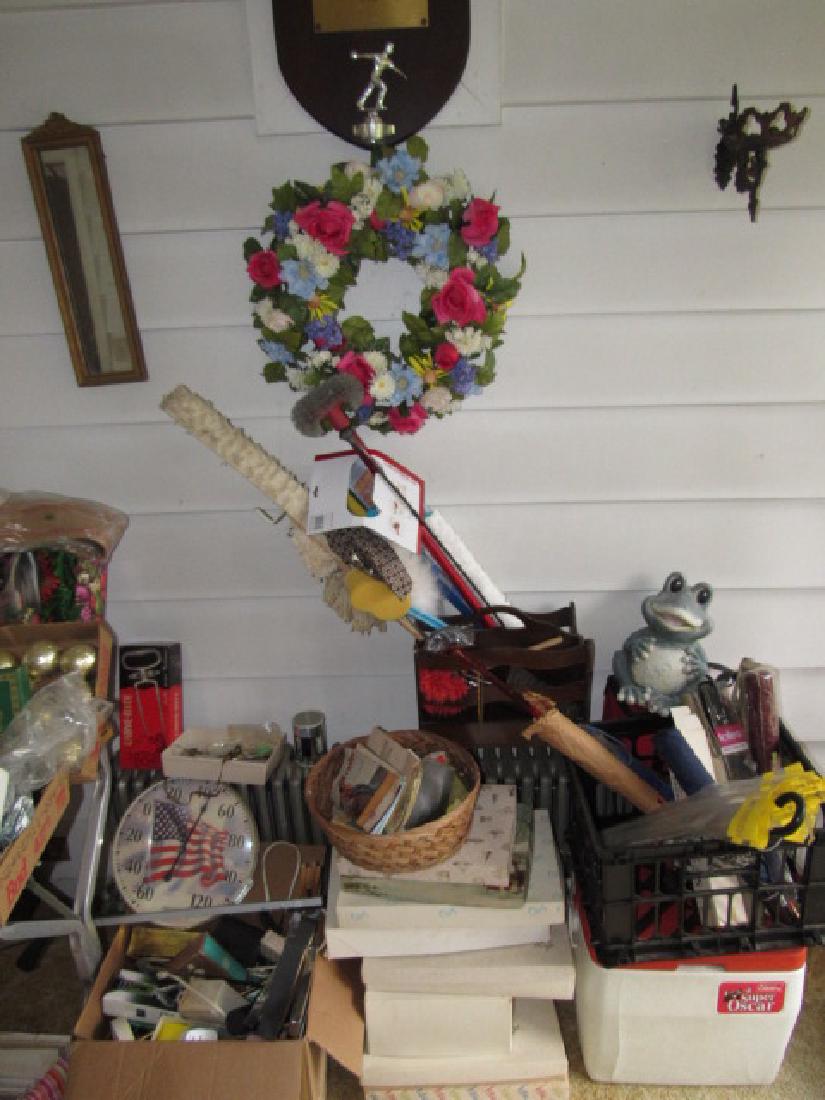 Christmas Mikasa Stopper Umbrella Lot (1 of 8)