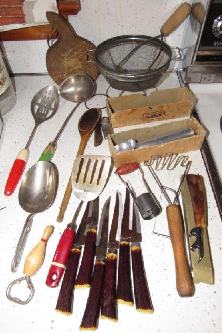 Vintage Kitchenware Utensil Lot (1 of 5)