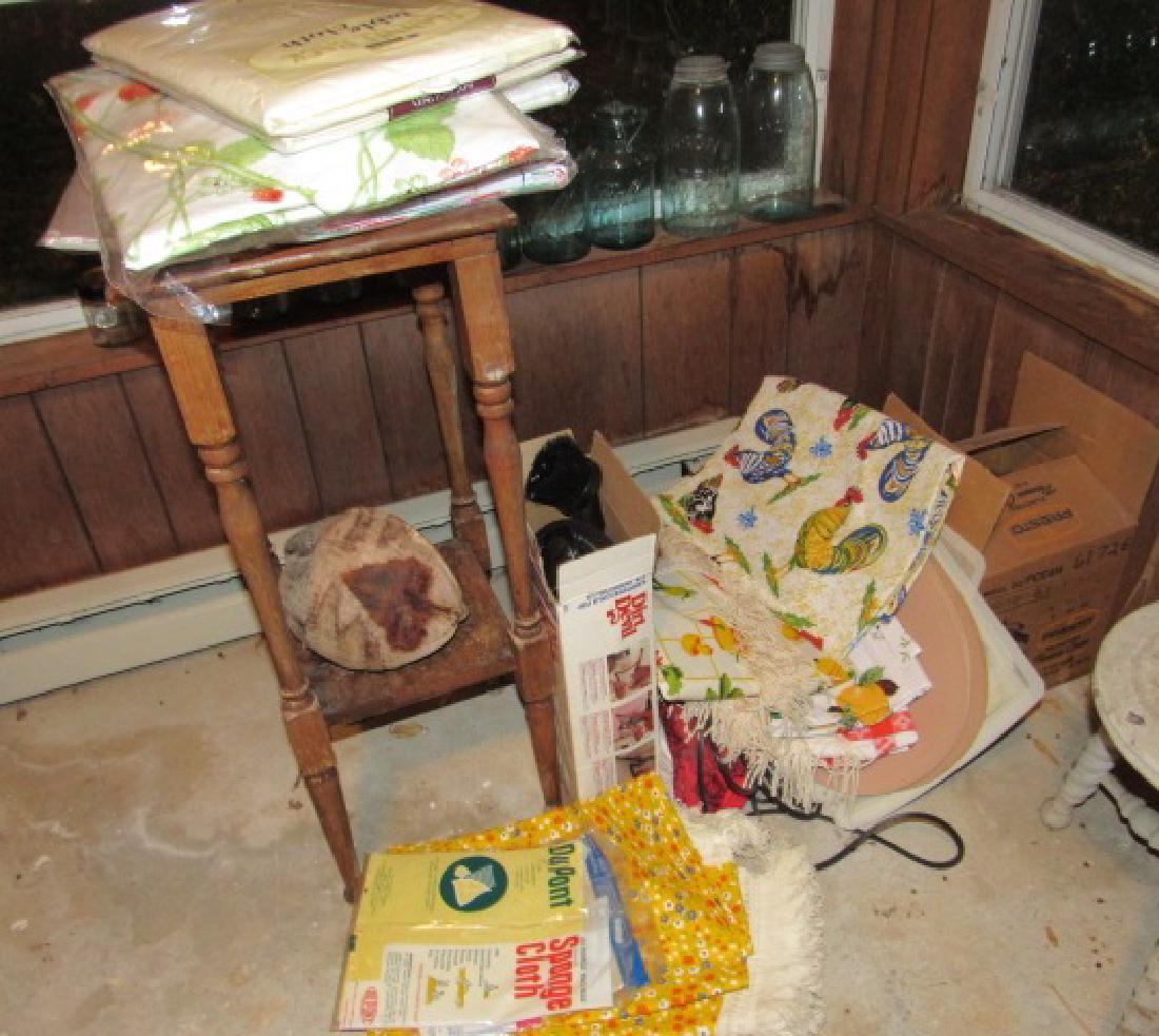 Table Table Clothes Presto Pressure Cooker Lot (1 of 6)