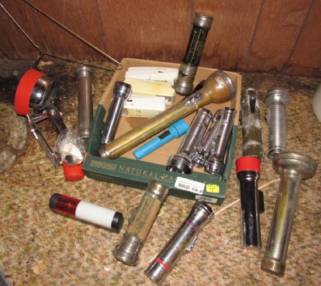 Lot of Vintage Flashlights (1 of 4)