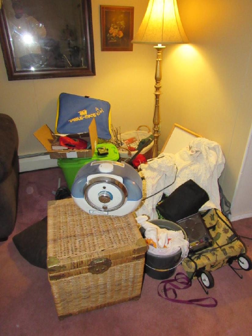 Corner Living Room Floor Contents (1 of 5)