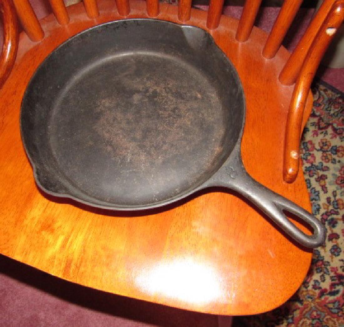 Griswold No. 8 Cast Iron Skillet: No. 8