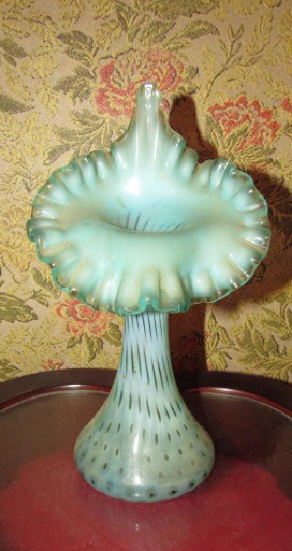 Fenton Tulip Vase (1 of 3)