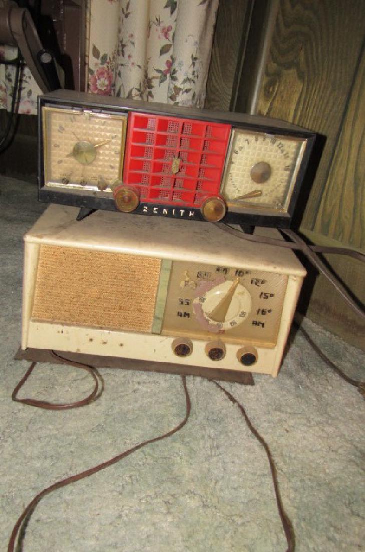 Zenith & Philco Radio Lot (1 of 5)