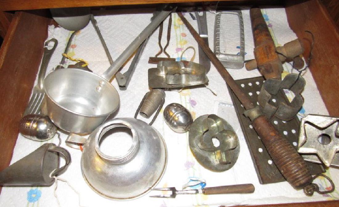 Kitchenware Vintage Utensil Lot (1 of 3)
