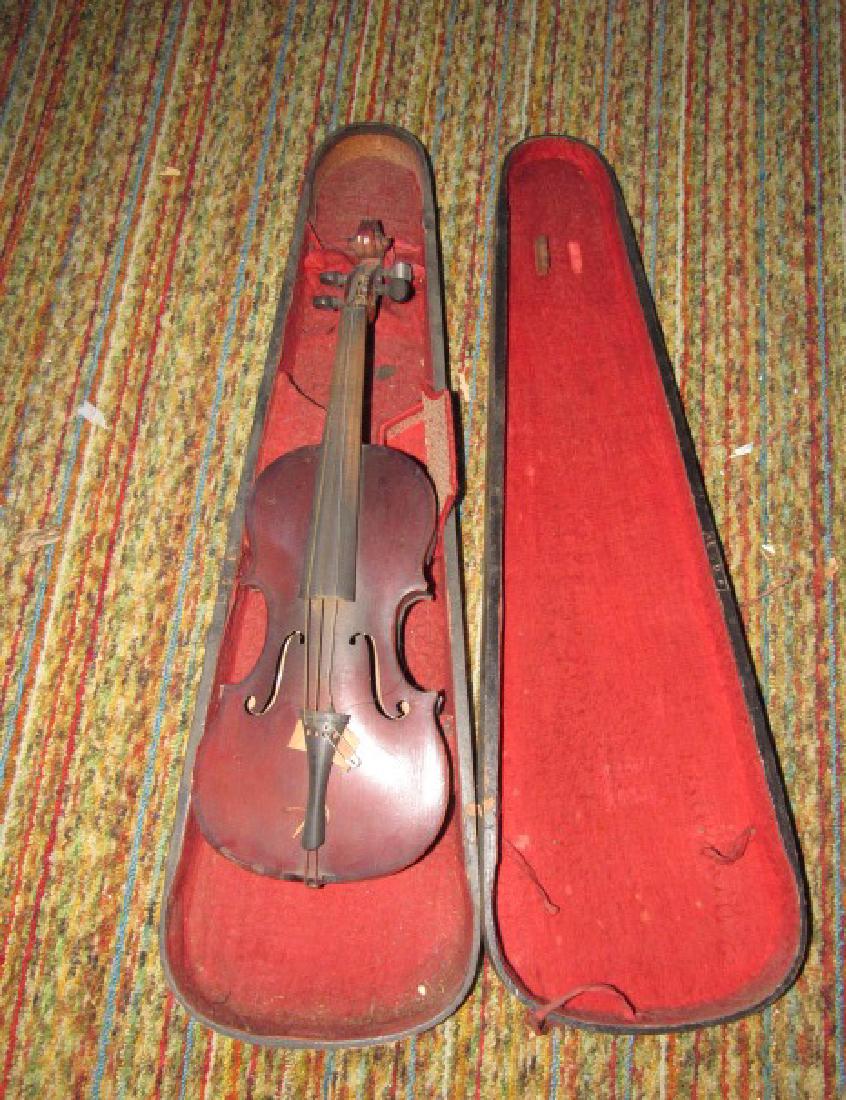 Antique Violin: For parts or repair. Has damage. Approx. 6 1/2" wide and 22" long.