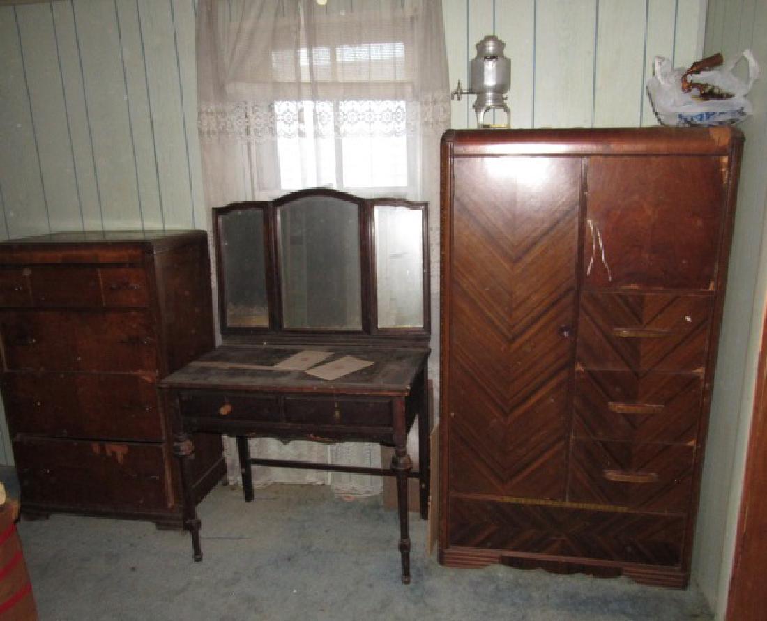 Partial Room Contents (1 of 8)