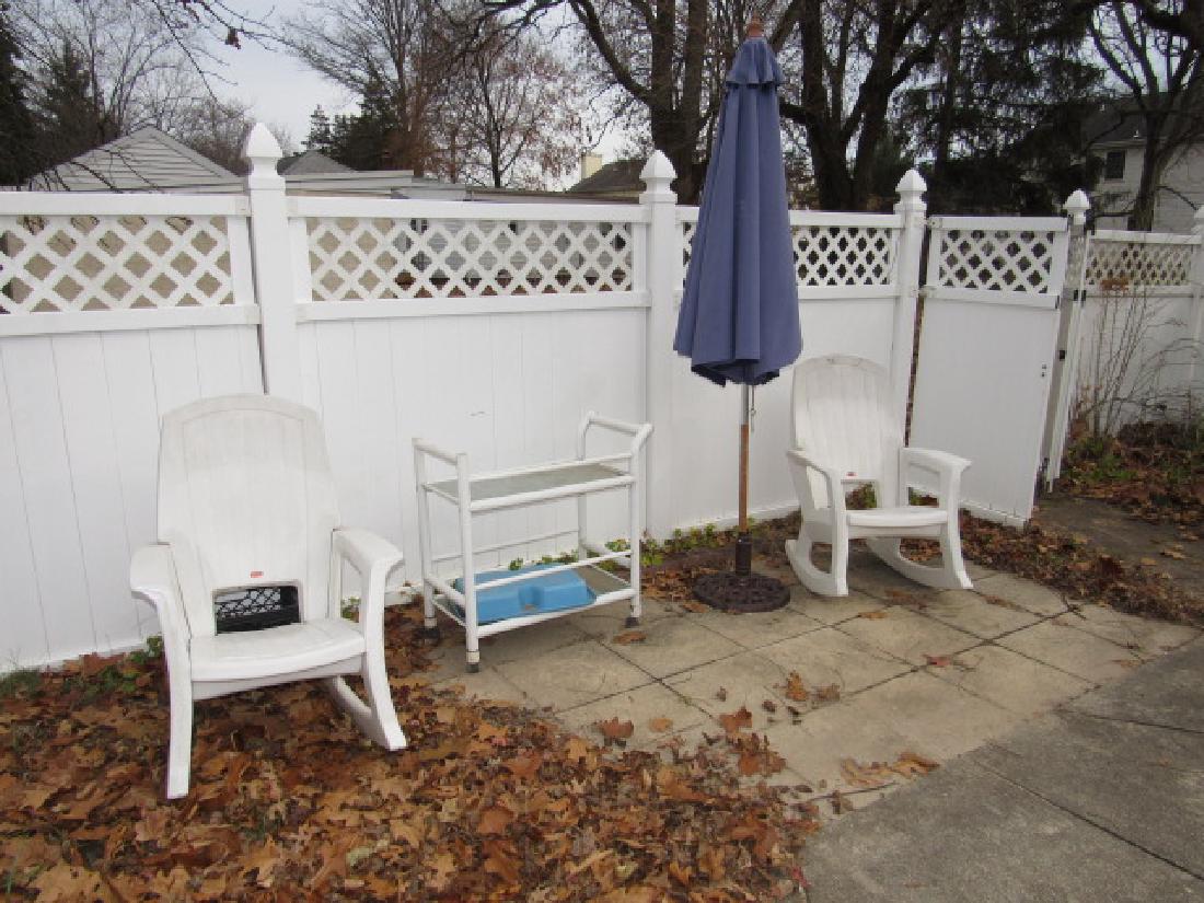 Rubbermaid Rockers Umbrella Stand & Cart (1 of 4)