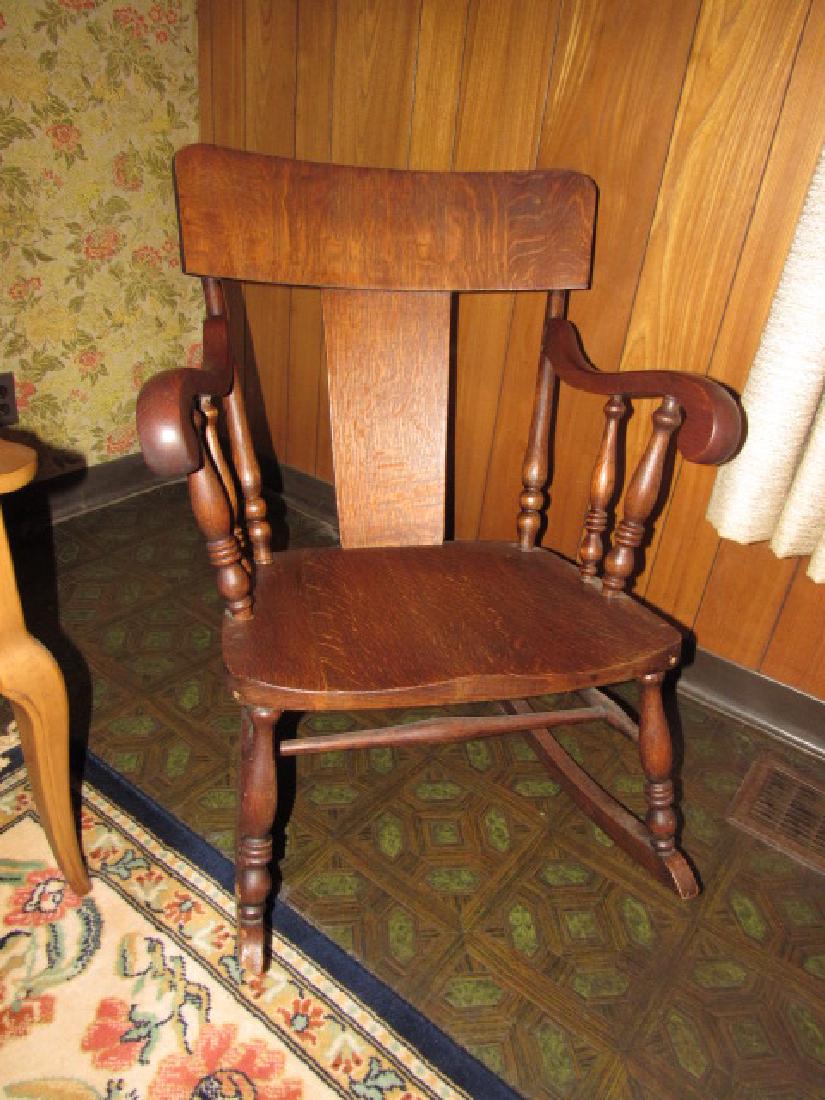 Oak Rocker: Arm needs to be tightened