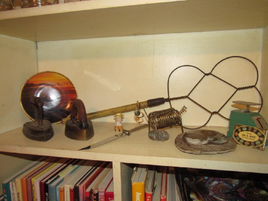 Rug Beater Sad Irons Wardbird Plate Scale: Includes all on shelf