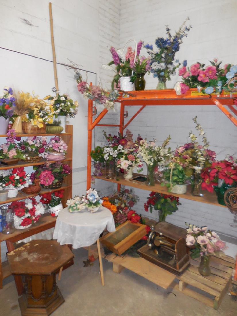 Large Flower, Vase Lot (1 of 3)