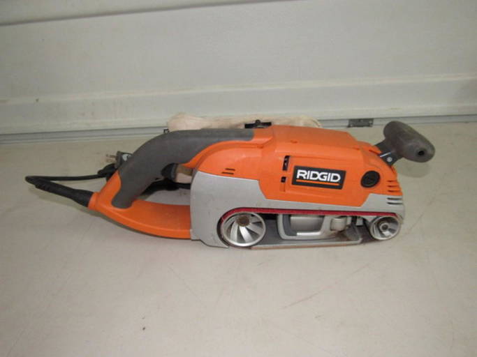 Rigid R2720 Belt Sander