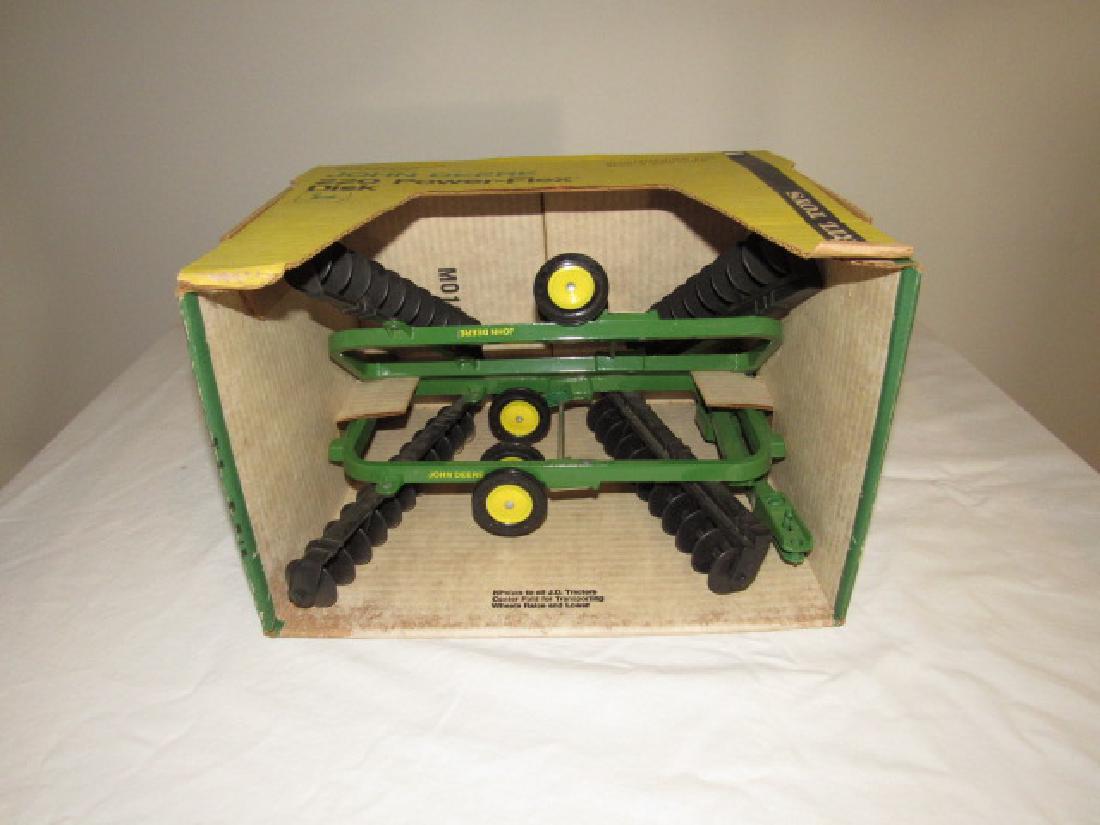 Ertl John Deere 220 Power-Flex Disk Toy (1 of 3)