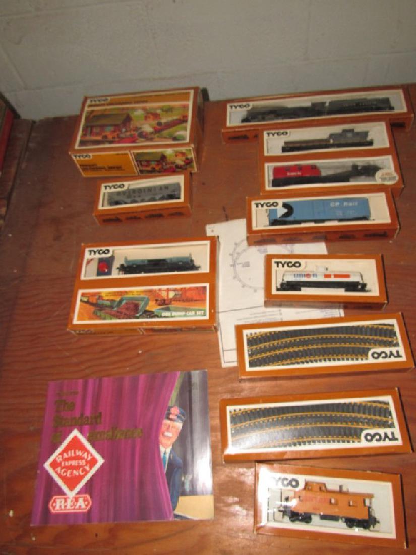 Tyco HO Train Lot Union Pacific 212d Engine (1 of 6)