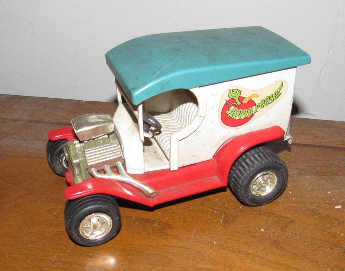 Vintage Apple Hopper Tonka Toy: Approx. 7" long