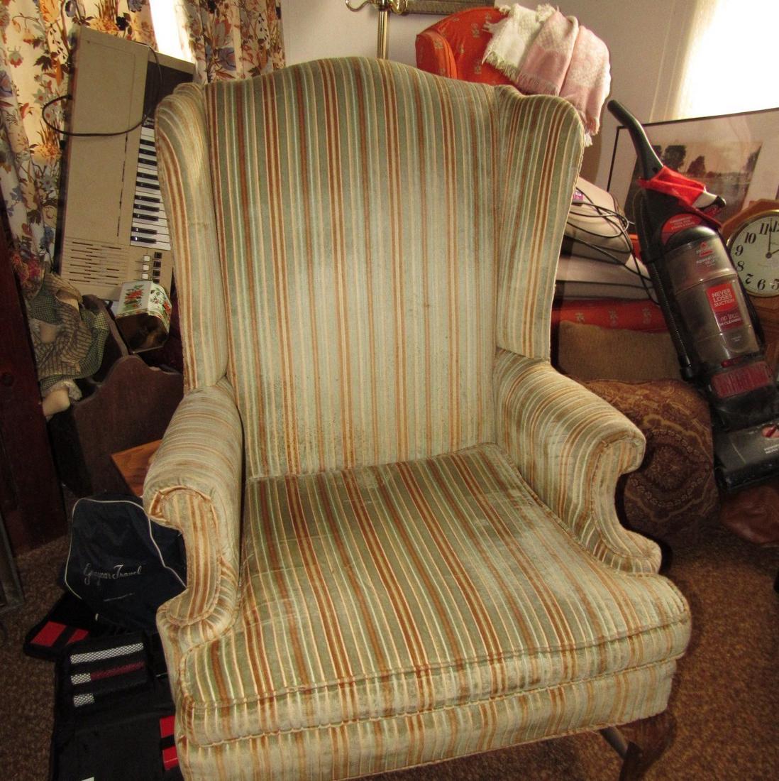 Misc Living Room Contents (1 of 8)