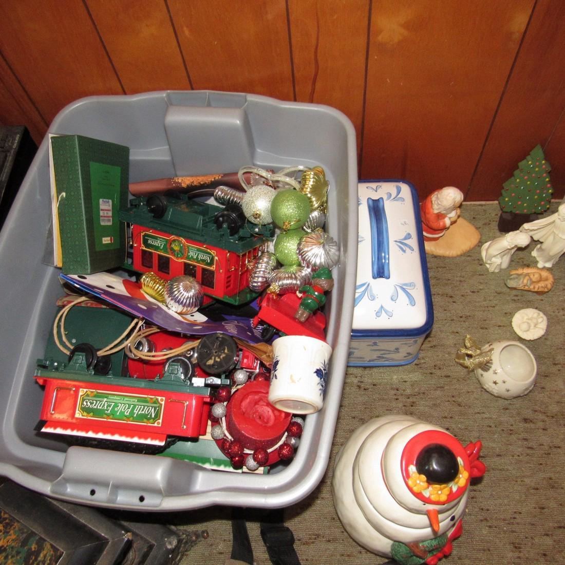 Lot of Christmas Decorations / Ornaments (1 of 7)