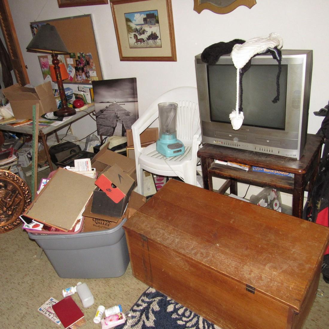 Partial Bedroom Contents (1 of 10)