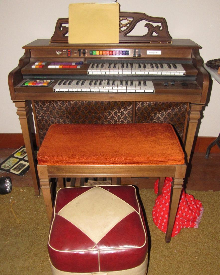 Kimball Entertainer III Organ: Sold in untested condition. Comes with bench