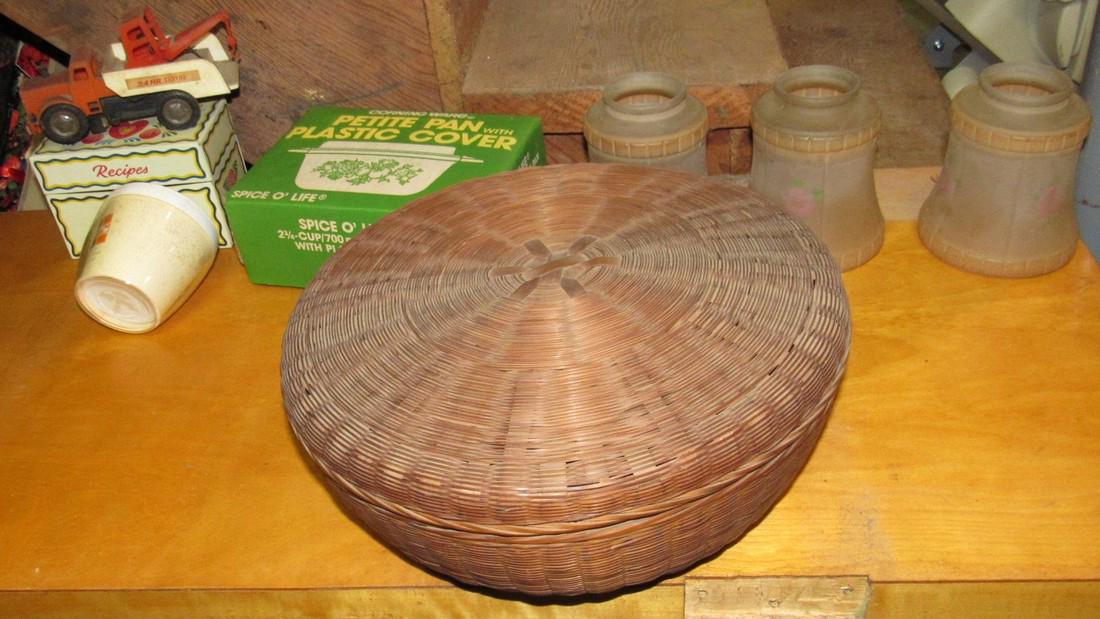 Shades Sewing Basket Corning Ware Lot: Getting all pictured