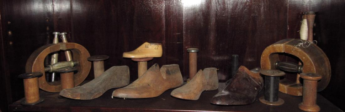 Cobbler Shoe Molds and Thread Spool Lot (1 of 5)
