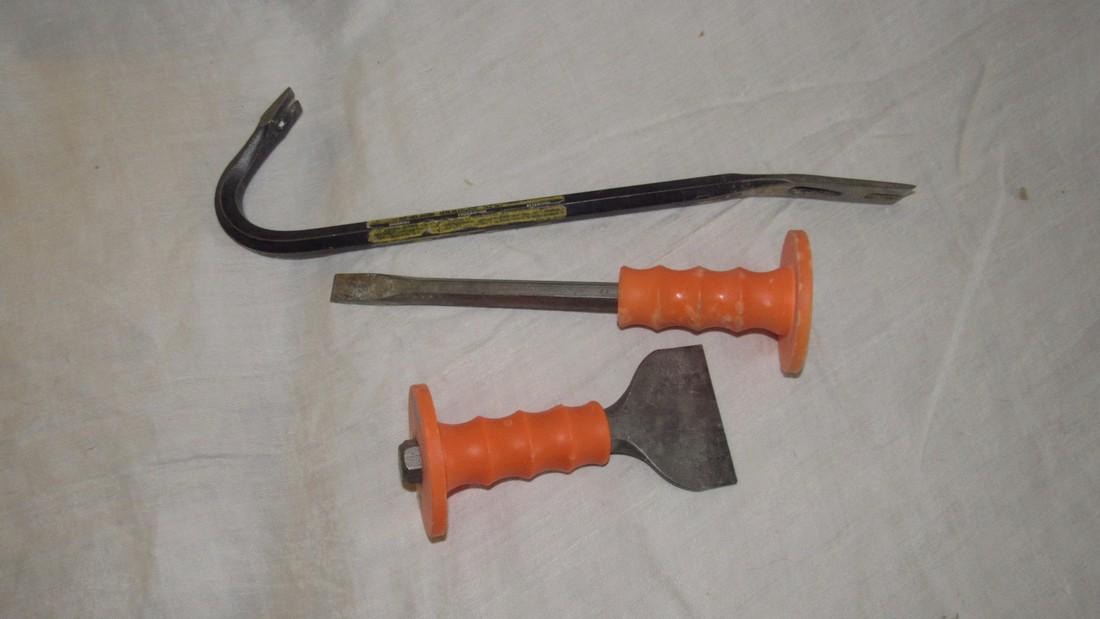 Chisels & Pry Bar (1 of 1)