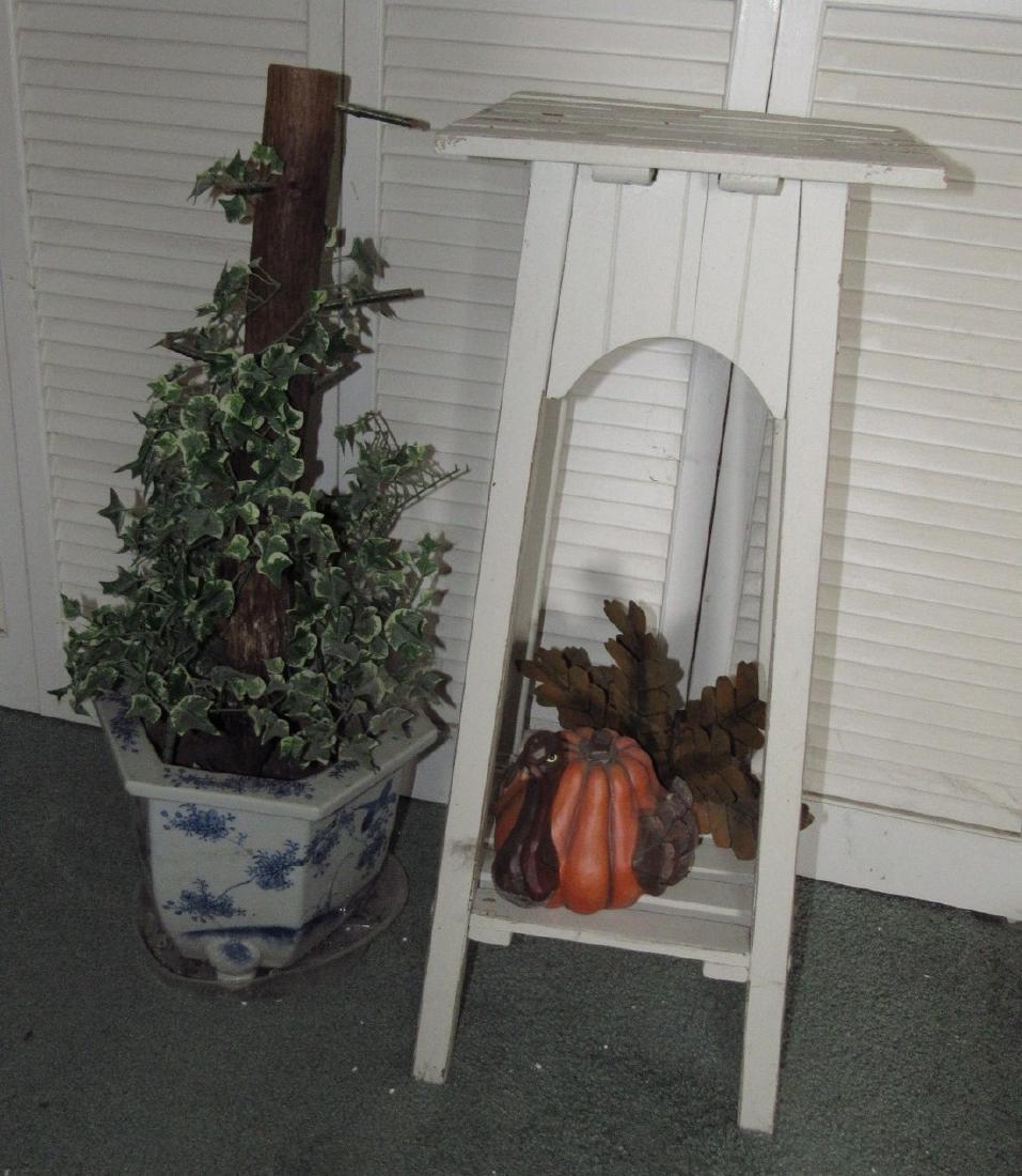 Plant Stand Planter & Turkey (1 of 3)