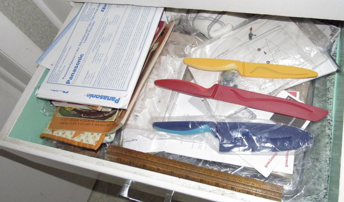 Contents of 3 Kitchen Drawers including Tools (1 of 3)