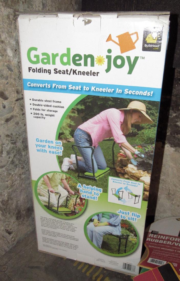 Garden Hose Pump & Kneeler Pad (1 of 3)