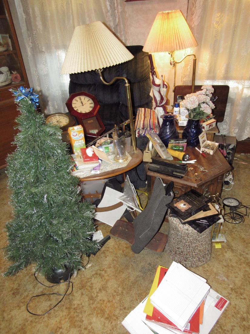 Misc Partial Room Contents (1 of 6)