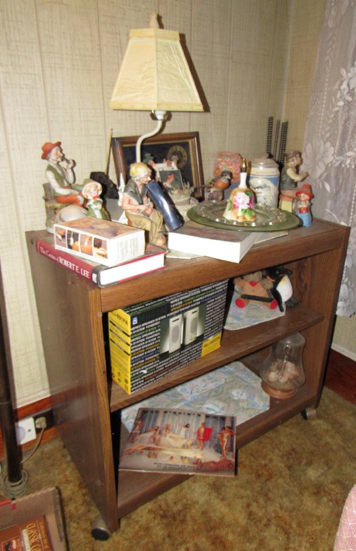 Knick Knacks Figurines Bell Speakers Worlds Fair (1 of 5)