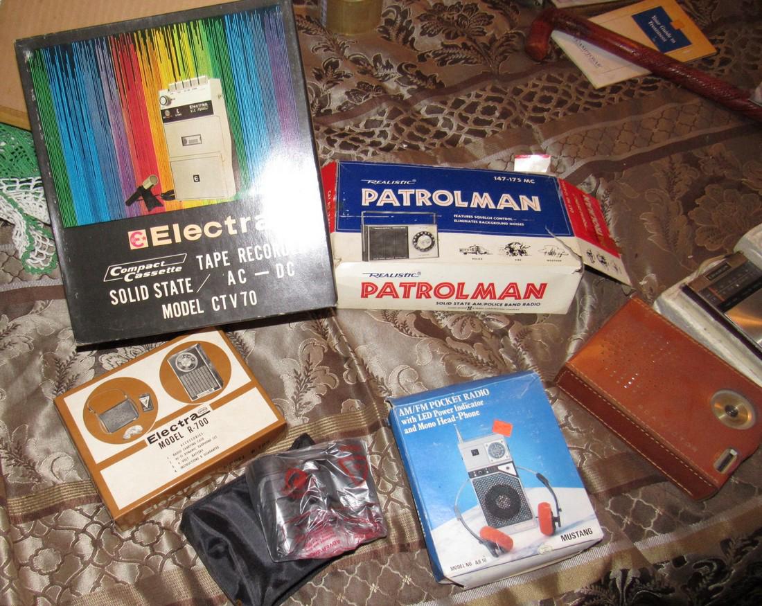 Vintage Radios Electra Tape Recorder Realistic (1 of 4)