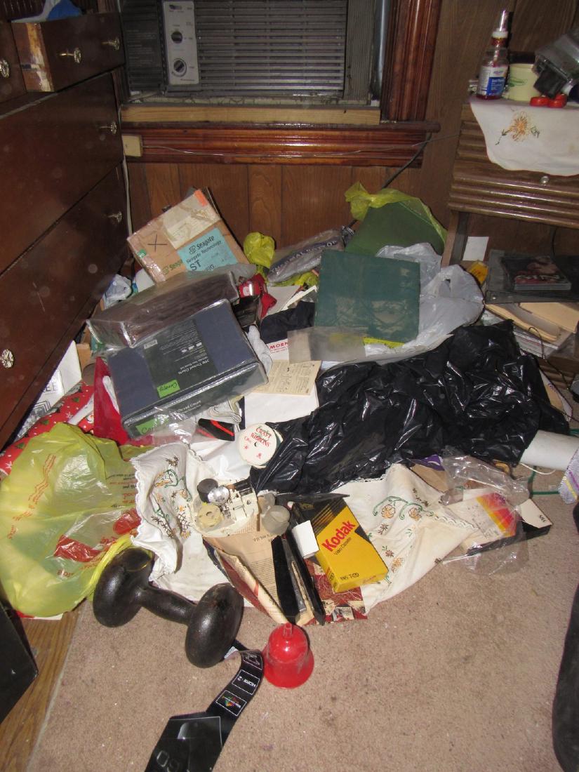 Partial Bedroom Contents (1 of 8)