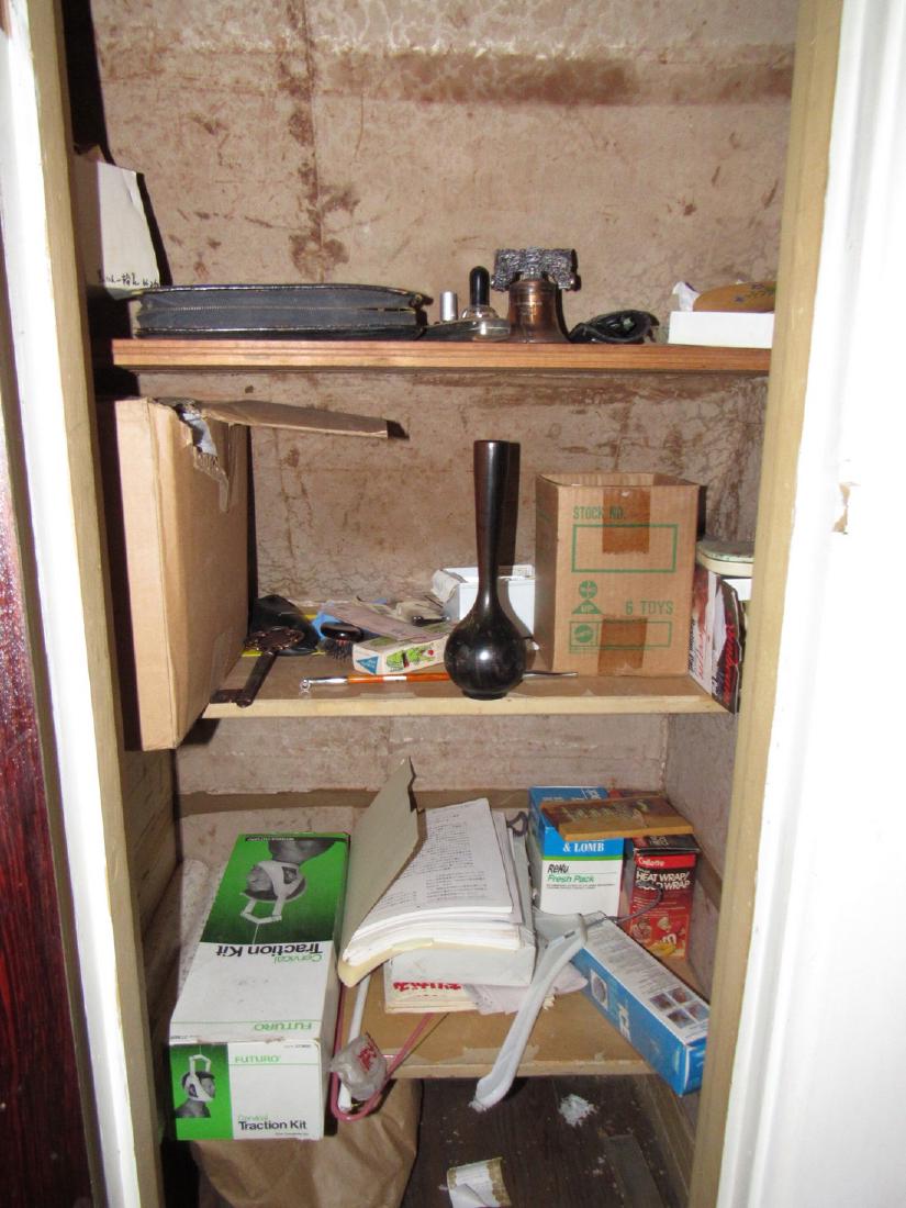 Closet Contents Wooden Bud Vase Pipe & Misc (1 of 4)