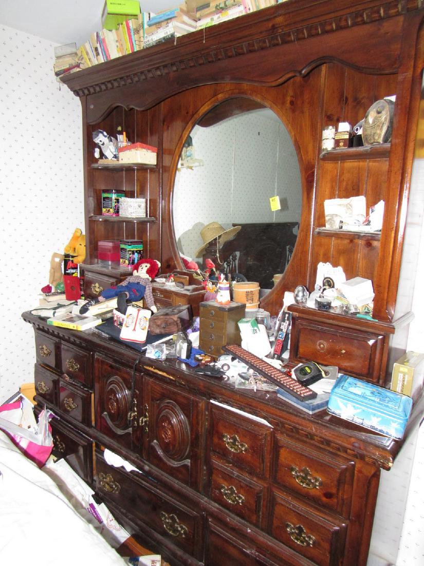 Partial Bedroom Contents (1 of 9)