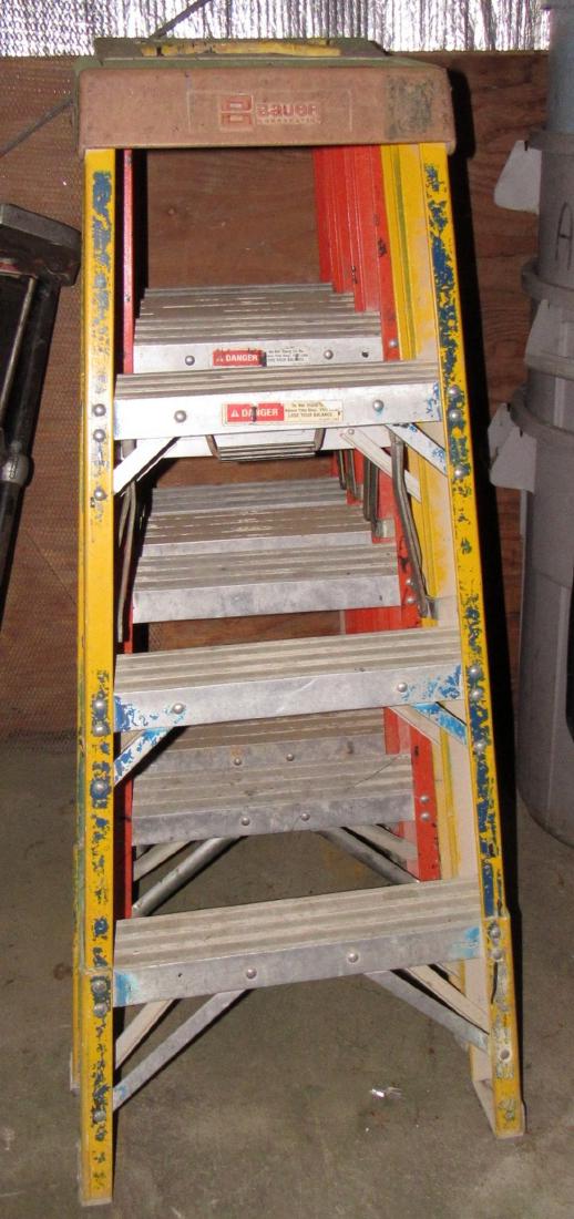 4 4' Fiberglass Step Ladders (1 of 2)