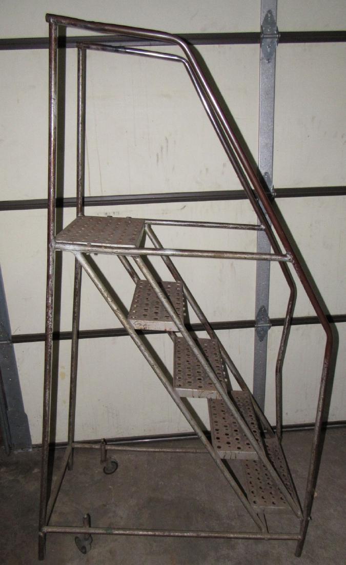 4' Rolling Stairs / Steps: 4' tall and 18" wide