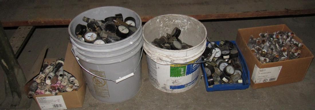 Gauges & Pipe Fittings (1 of 6)