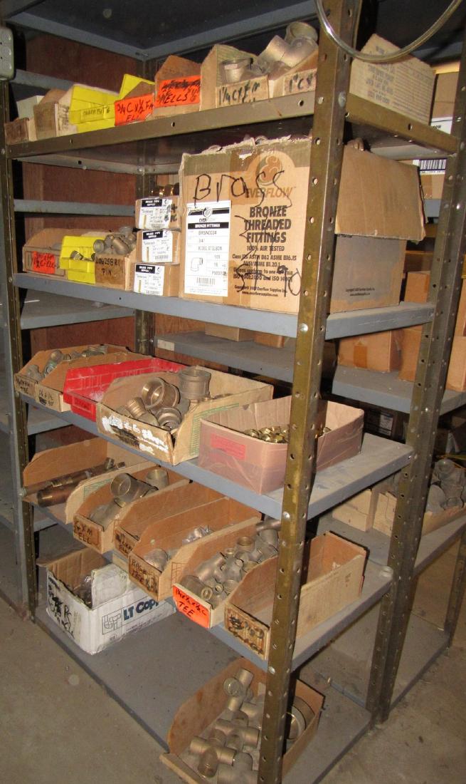 Large Lot of Brass Fittings Elbows Tee's Caps (1 of 10)