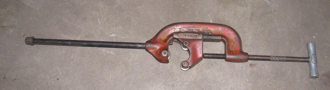 Rigid No. 4 Pipe Cutter (1 of 2)