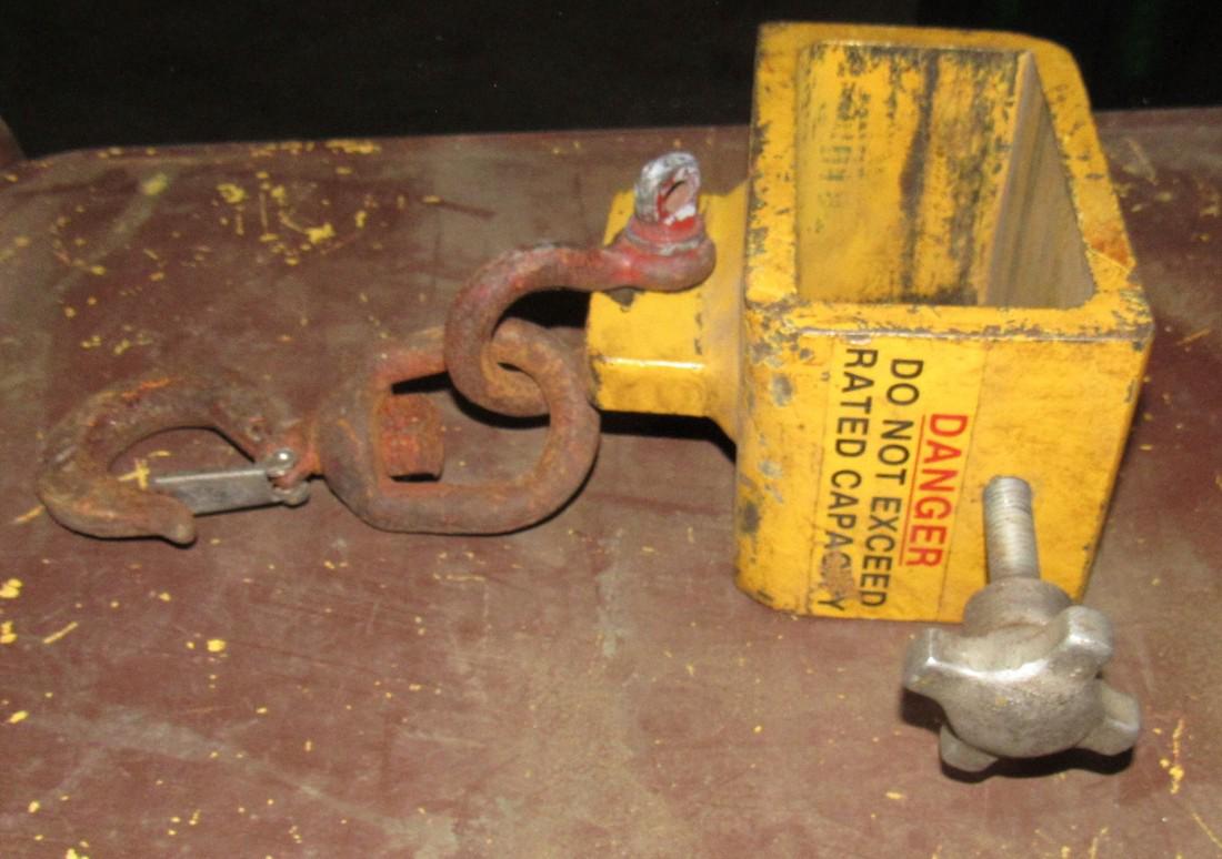 Caldwell 1 1/2 ton Capacity Lifting Device (1 of 4)