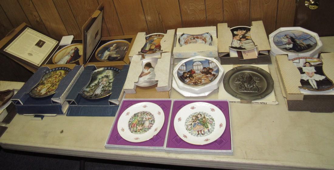 Lot of 44 Collector Plates Norman Rockwell Goebel (1 of 10)