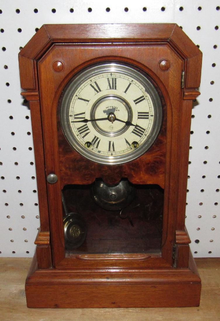 Seth Thomas Mantle Clock: Approx. 15 1/2" tall