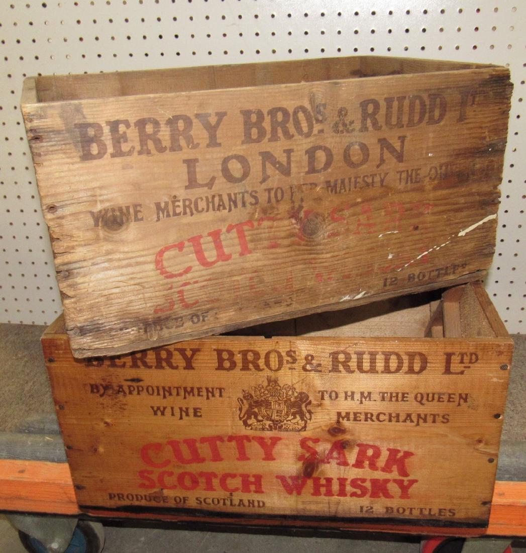 2 Cutty Shark Scotch Whisky Crates: 2 crates