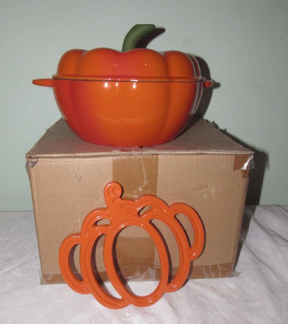 Technique Cast Iron Porcelain Dutch Oven & Trivet: Approx. 9 1/2" in diameter