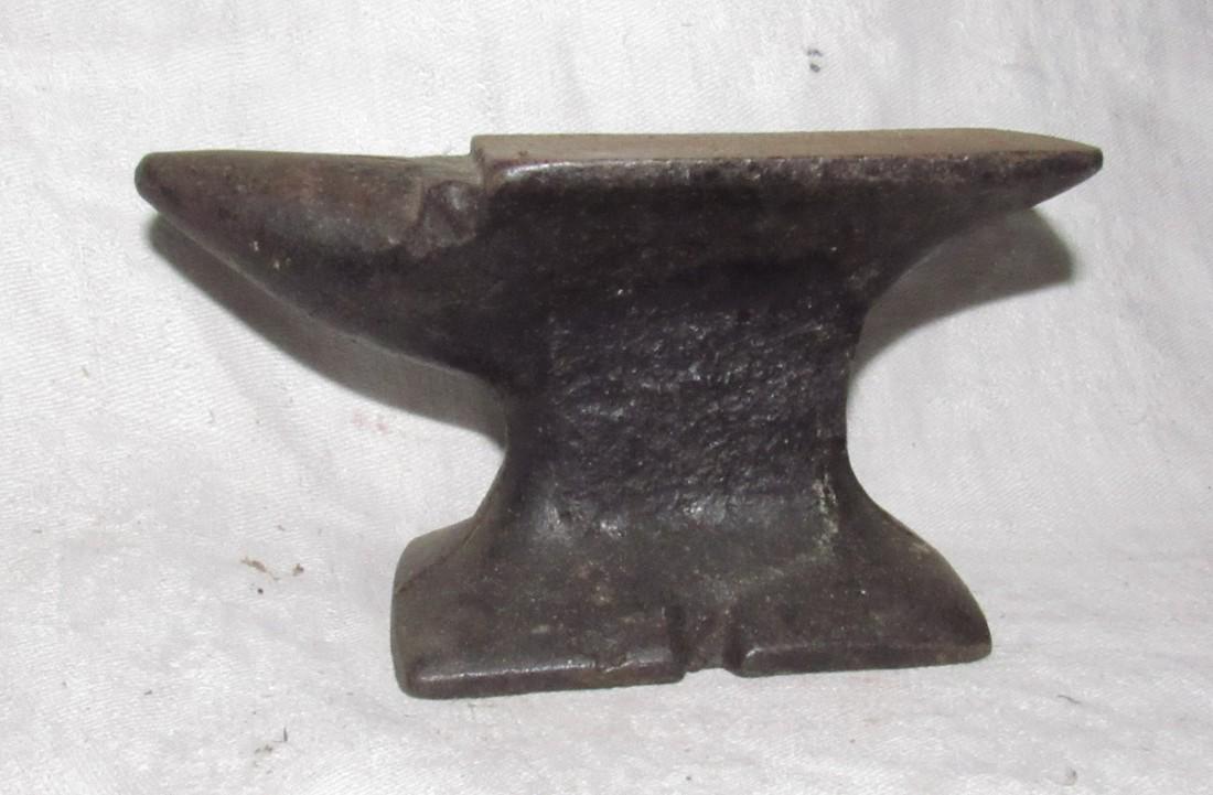 3 Pound Anvil (1 of 4)